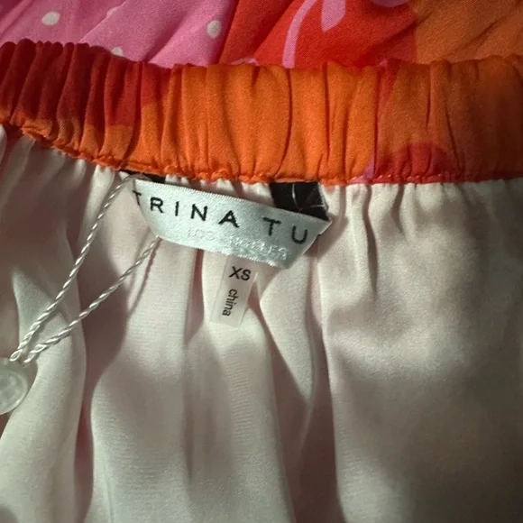 Vibrant Off-Shoulder Dress - Picture 4 of 5